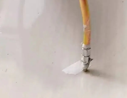 宽城瓷砖空鼓维修公司专业解答在瓷砖铺贴过程中，如果使用的砂料过粗（如全部使用了粗砂），可能会导致以下问题